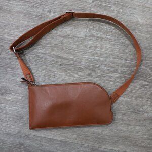 Women's Everlane The Cactus Leather Sling Bag